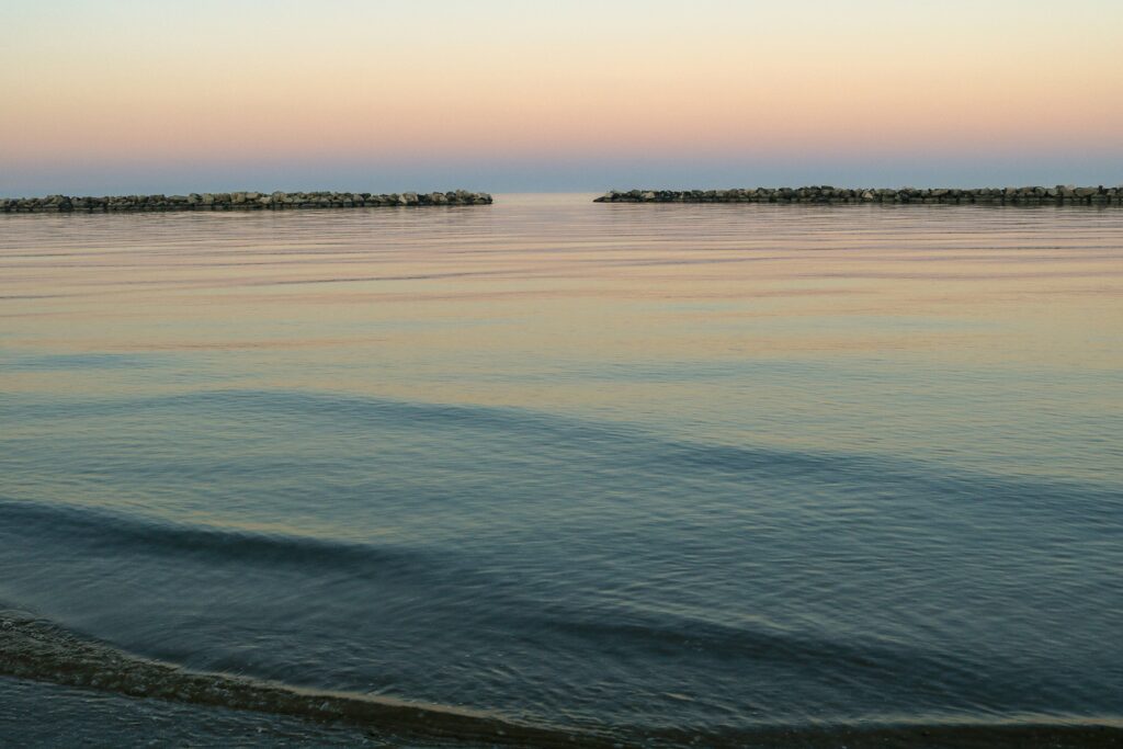 illustration d'un paysage apaisant pour développer l'estime de soi et l'autocompassion