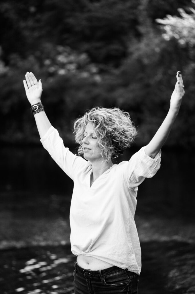 Cécile Flaceliere psychologue en ligne et animatrice de cercles de femmes et cercles mixtes